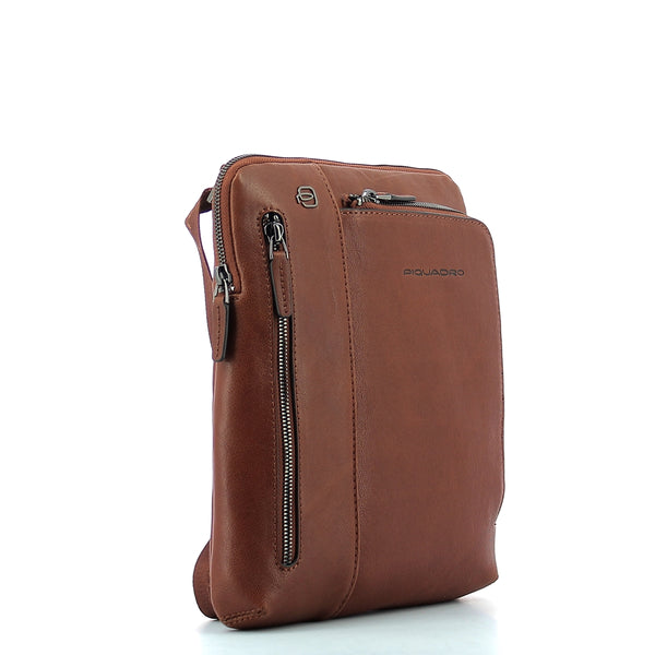 Piquadro - leather organised crossbody black square - ca1816b | Italystation.com - Shop Now at italystation.com