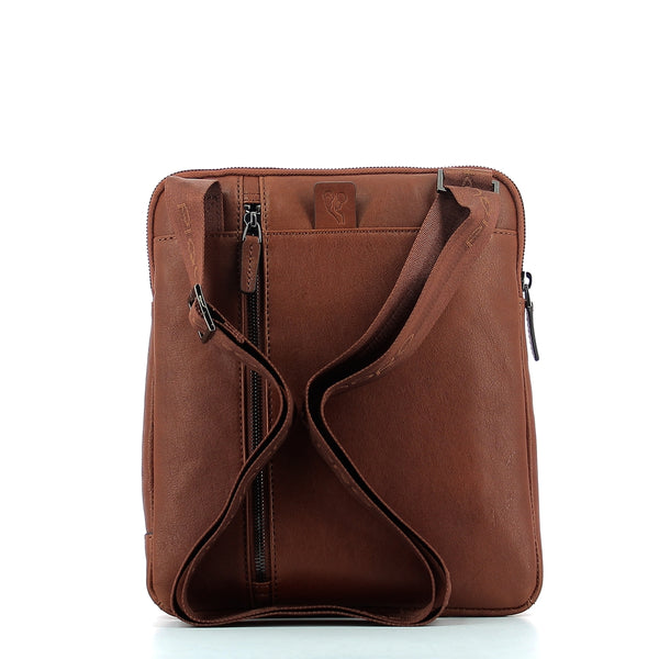 Piquadro - leather organised crossbody black square - ca1816b | Italystation.com - Shop Now at italystation.com