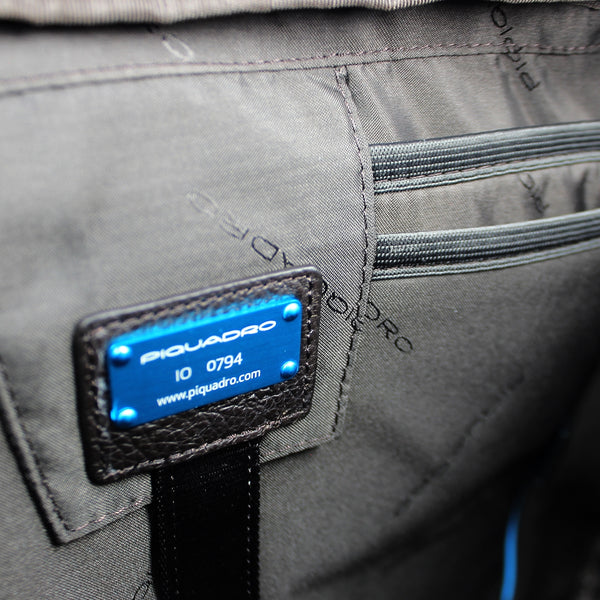 Piquadro - double handle laptop briefcase vibe 15.6 - outca31 | Italystation.com - Shop Now at italystation.com