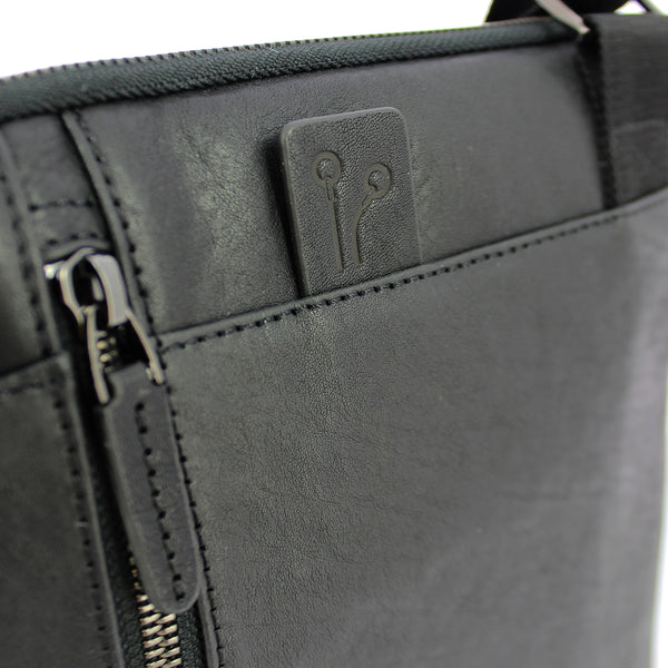 Piquadro - leather organised crossbody black square - ca1816b | Italystation.com - Shop Now at italystation.com