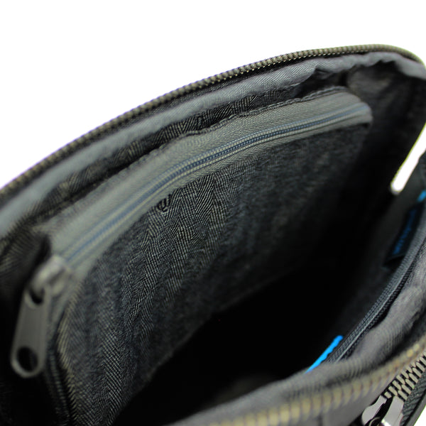 Piquadro - leather organised crossbody black square - ca1816b | Italystation.com - Shop Now at italystation.com