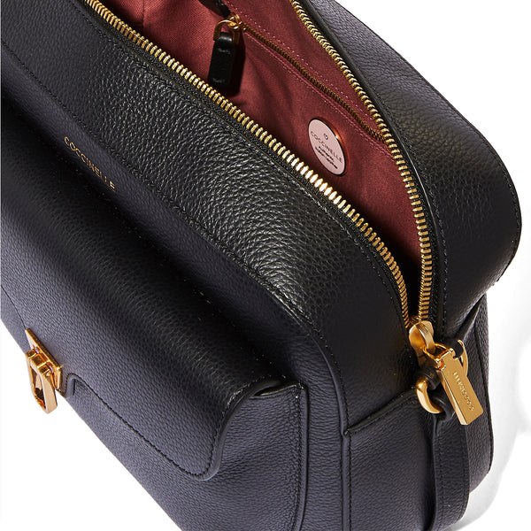 Coccinelle - Beat Soft Medium Noir Camera Bag MF6150401 | Italystation.com Shop Now at italystation.com