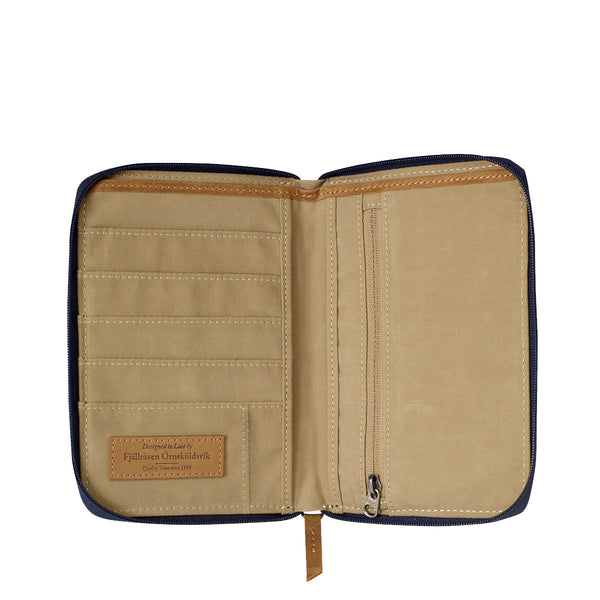 Fjallraven - custodia per passaporto - 24220 - navy | Italystation.com - Shop Now at italystation.com