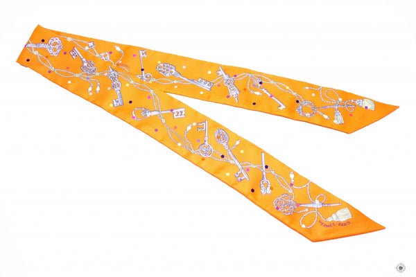 HERMES Hermes H063871S Les Cles A Pois  Ac/abricot/gris / 06 Silk Twil | Italystation.com - Shop Now at italystation.com