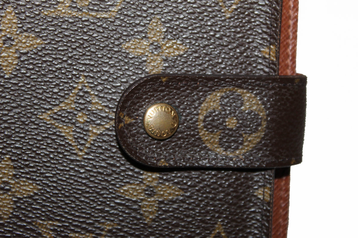 Textile: Louis Vuitton, Hermes, Etc., Purses, Bags, Wallets, And Passport  Holders, Including: Louis Auction
