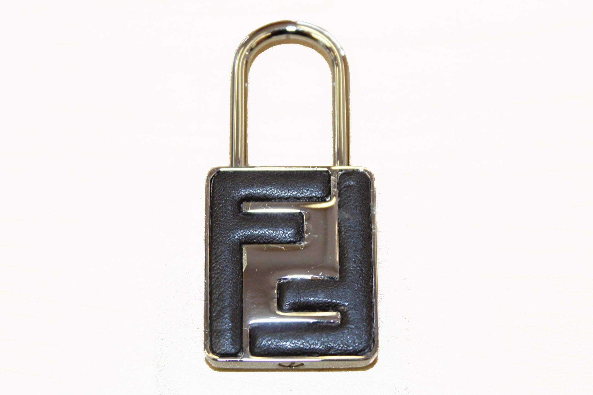 Fendi黑色FF光澤銀鑰匙鏈