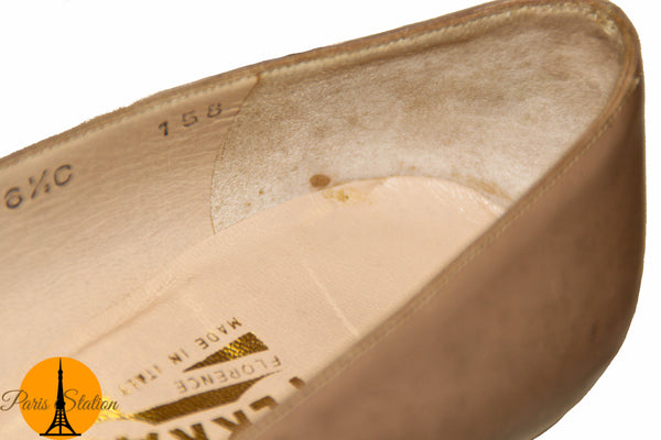 Salvatore Ferragamo Taupe Leather Pumps Size 6.5C