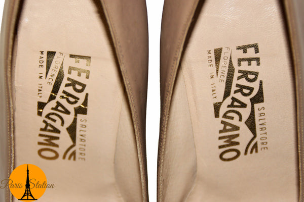 Salvatore Ferragamo Taupe Leather Pumps Size 6.5C