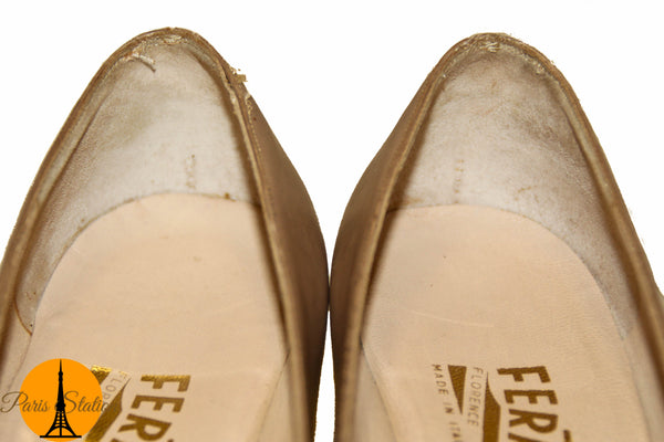 Salvatore Ferragamo Taupe Leather Pumps Size 6.5C