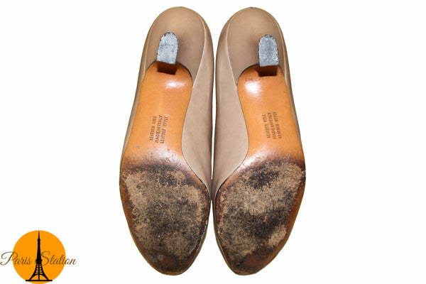 Salvatore Ferragamo Taupe Leather Pumps Size 6.5C