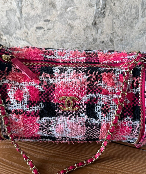 Chanel 22M coco beach papillon bag pink