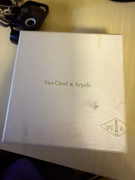 VCA Van cleef & Arpels Magic Alhambra VCARO49N00  long necklace, 1 motif 18K yellow gold, Carnelian
