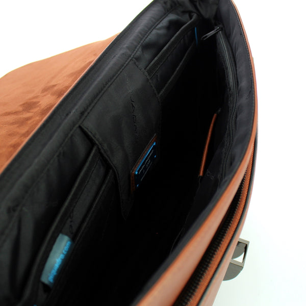 Piquadro - expandable computer bag black square 15.0 - ca3111 | Italystation.com - Shop Now at italystation.com