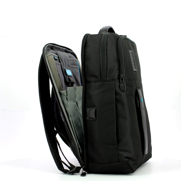 Piquadro - Large computer backpack P16 15.6 Connequ - CA4174P16 - CHEVRON/NERO