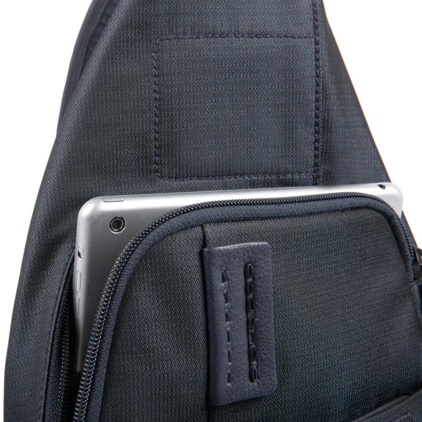 Piquadro - Monospalla Porta iPad® P16 CA4827P16 CHEVRON/G | Italystation.com Shop Now at italystation.com