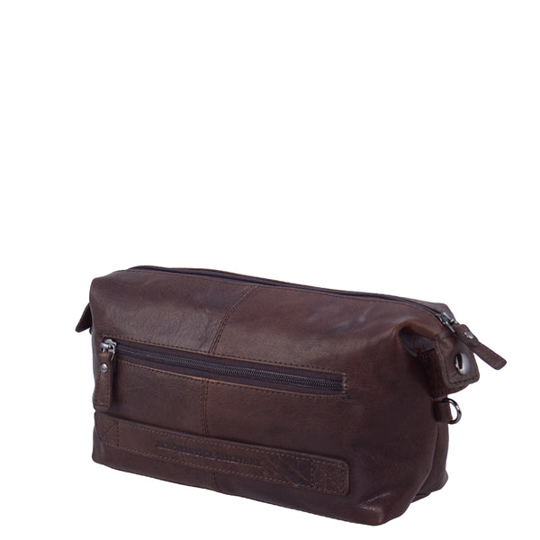 Aeronautica Militare - Beauty Case in pelle AM3 | Italystation.com Shop Now at italystation.com
