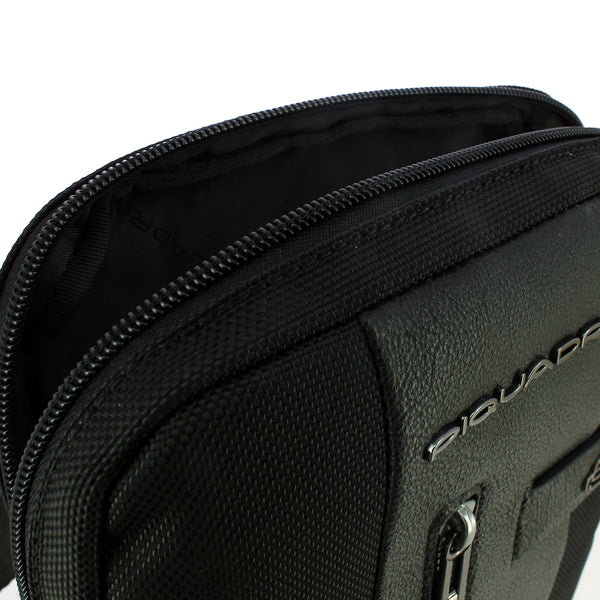 piquadro - borsello porta ipad®brief 2 in tessuto riciclato - ca1816br2 - nero | Shop Now at Italystation.com