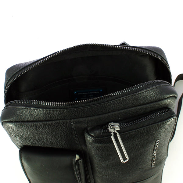 Piquadro - Borsello Porta iPad® Ronnie CA1816W116 NERO | Italystation.com Shop Now at italystation.com