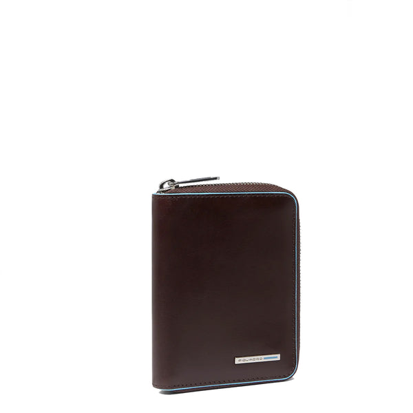 Piquadro - Portafoglio Piccolo Blue Square Zip Around Mogano | Italystation.com Shop Now at italystation.com