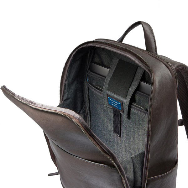 Piquadro - Zaino Porta PC Black Square 15.6" Nero CA6503B3 | Italystation.com Shop Now at italystation.com