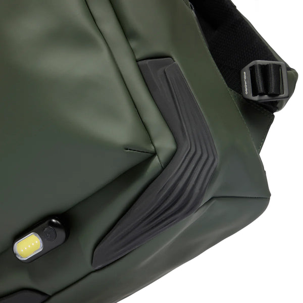 Piquadro - Zaino Porta PC Corner 2.0 14" Verde CA6464C2OW | Italystation.com Shop Now at italystation.com