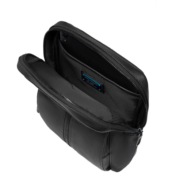 Piquadro - Borsello Hedley Grande Nero - CA1816W130 - NERO | Italystation.com - Shop Now at italystation.com