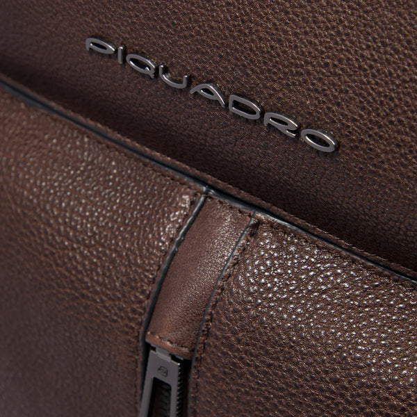 Piquadro - Zaino Hedley Porta PC 13.3" Testa Di Moro CA6449 | Italystation.com Shop Now at italystation.com