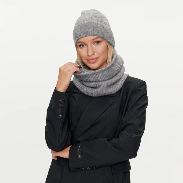 Liu Jo - Set Berretto e Sciarpa scaldacollo Grigio Ghiaccio 2 | Italystation.com Shop Now at italystation.com