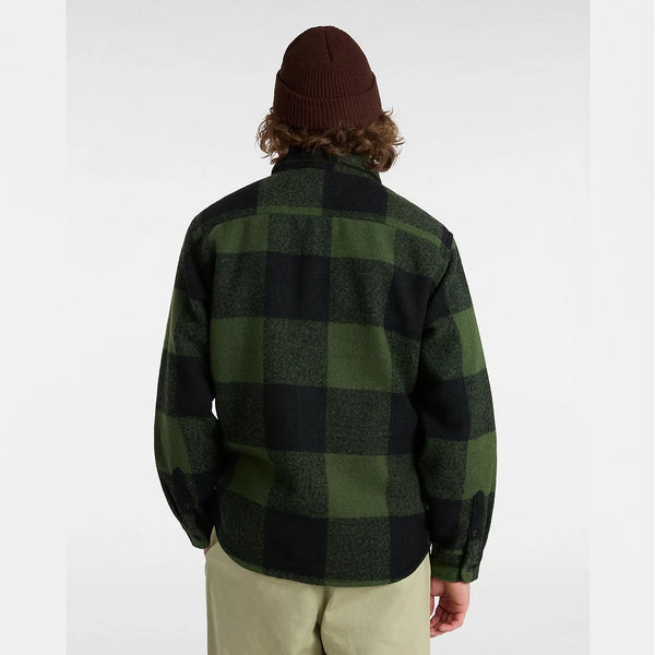 VANS Vans - shacket denby fuzzy black loden green vn000jve black/l | Italystation.com Shop Now at italystation.com
