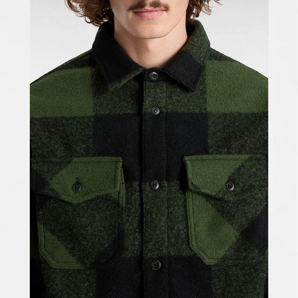 VANS Vans - shacket denby fuzzy black loden green vn000jve black/l | Italystation.com Shop Now at italystation.com