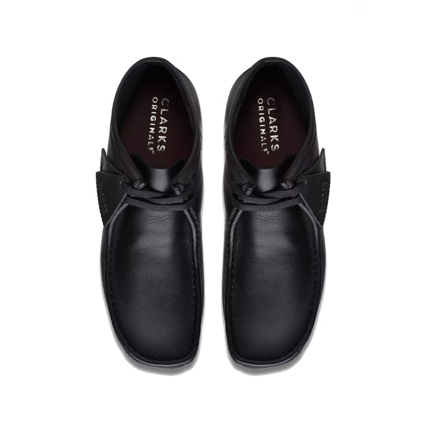 Clarks - stivaletto wallabee boot black leather - 26155512 - bl | Italystation.com - Shop Now at italystation.com