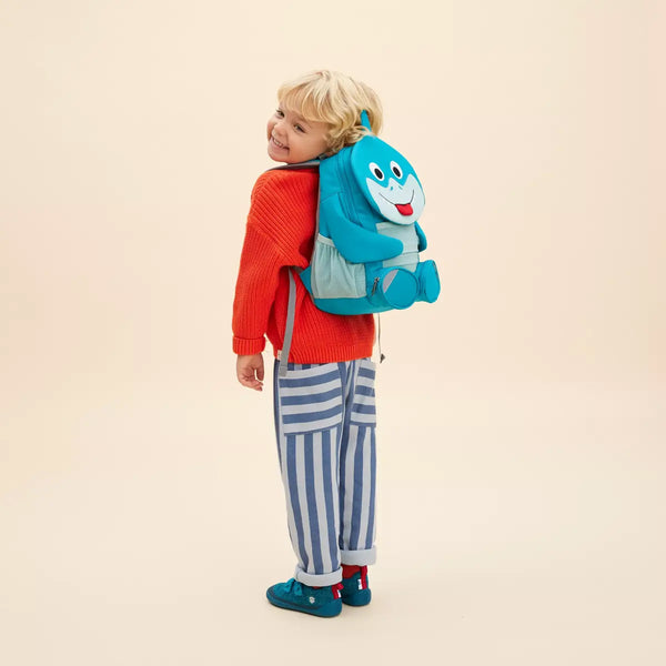 Affenzahn - Zaino Grande Amico Squalo 01123 SHARK | Italystation.com Shop Now at italystation.com