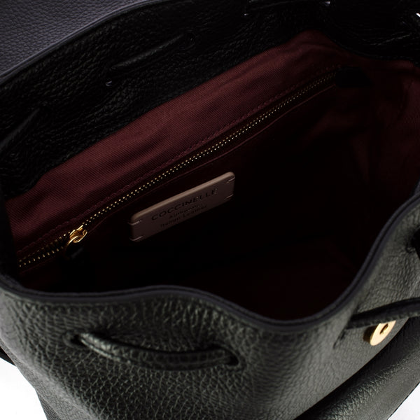 Coccinelle - Zainetto Beat Soft Noir MF6140201 NOIR | Italystation.com Shop Now at italystation.com