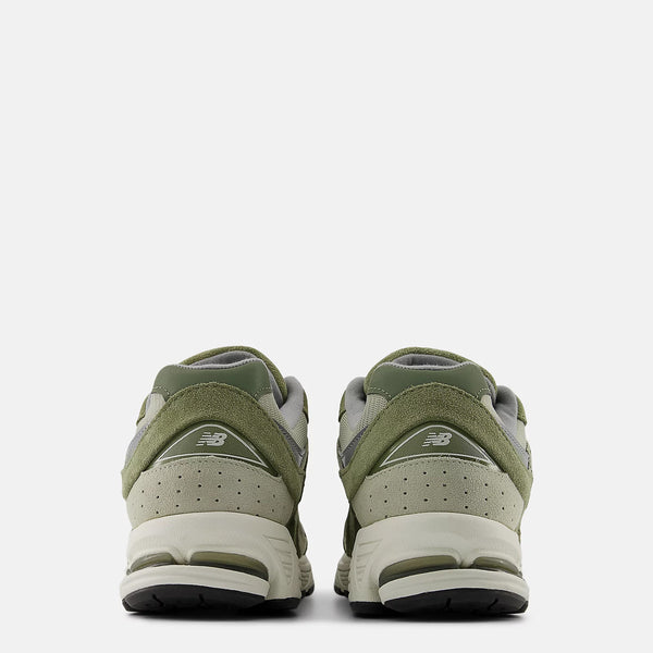 New Balance - 2002R Olive Sneakers - U2002 - OLIVE