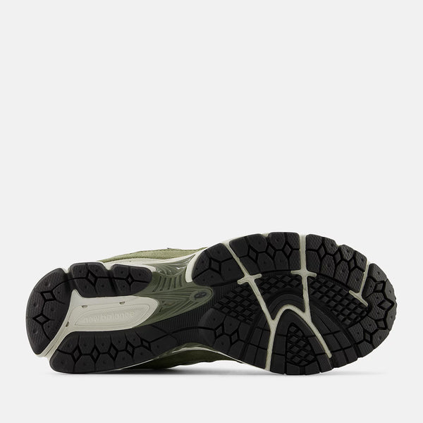 New Balance - 2002R Olive Sneakers - U2002 - OLIVE