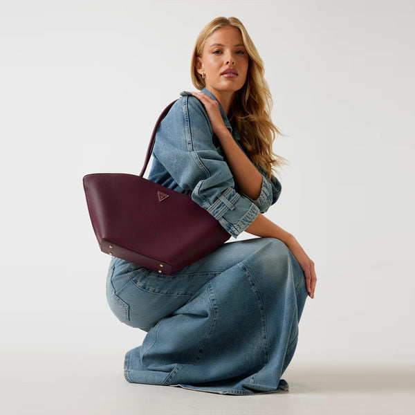 Guess - Bolena Wine Shoulder Bag - HWZG9207090 - WINE
