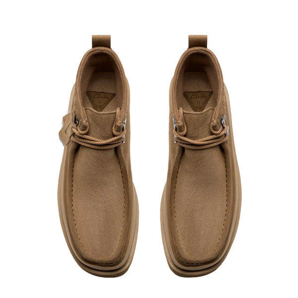 Clarks - Stivaletto Wallabee FTR2 Hi Dark Sand Suede - 26183462 - DARK/SAND/SUEDE