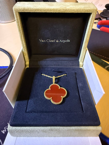 VCA Van cleef & Arpels Magic Alhambra VCARO49N00  long necklace, 1 motif 18K yellow gold, Carnelian