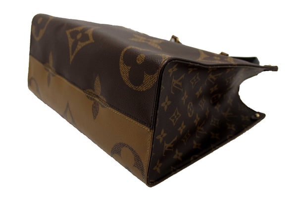 Louis Vuitton Classic Monogram OnTheGo MM Tote bag