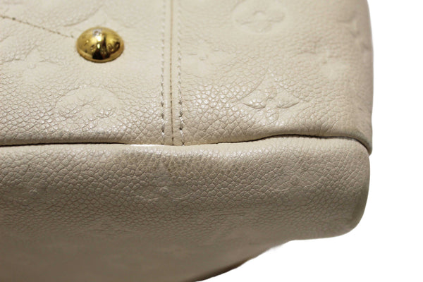 Louis Vuitton White Monogram Empreinte Leather Artsy MM Hobo Bag