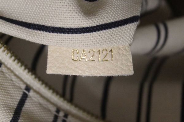 Louis Vuitton White Monogram Empreinte Leather Artsy MM Hobo Bag