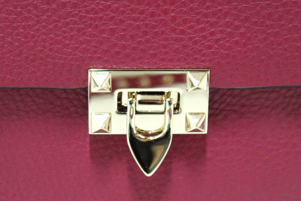 NEW Valentino Garavani Pink Pebbled Calfskin Rockstud Flip Lock Flap Messenger Bag