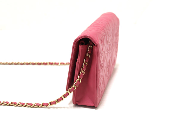 Chanel 粉紅山茶花小羊皮皮革皮夾鏈/手拿包