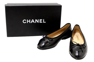 Chanel Black Lambskin & Patent Calfskin Ballet Flat | Italystation.com - Now at italystation.com