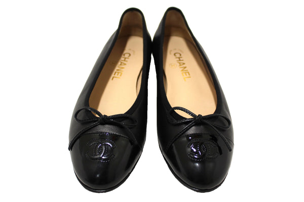 Chanel Black Lambskin & Patent Calfskin Ballet Flat | Italystation.com - Now at italystation.com