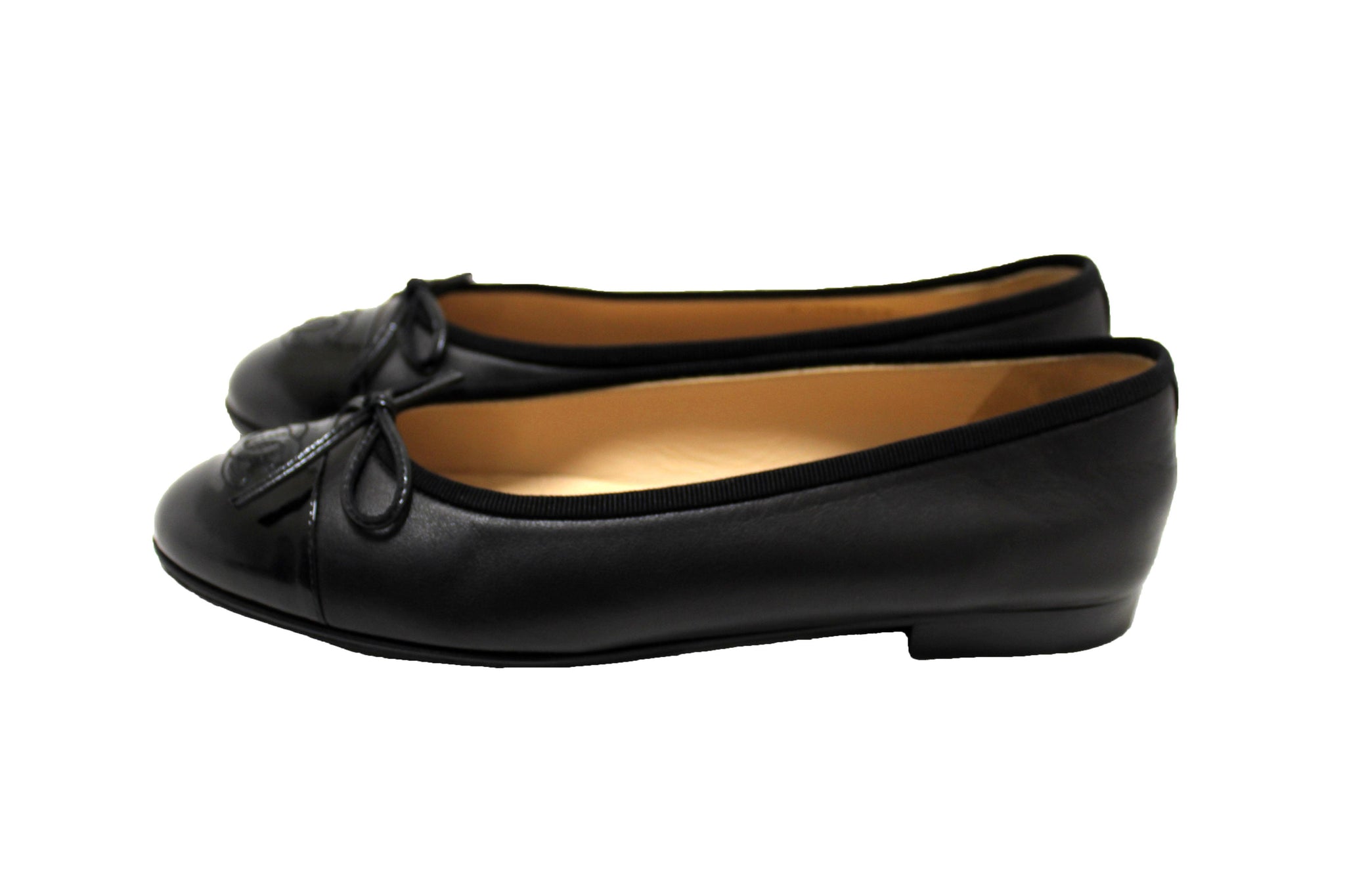 Chanel Black Lambskin & Patent Calfskin Ballet Flat | Italystation.com - Now at italystation.com