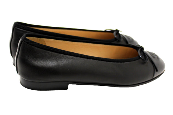 Chanel Black Lambskin & Patent Calfskin Ballet Flat | Italystation.com - Now at italystation.com