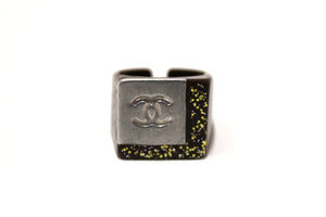 Chanel Vintage Chanel Brown Spackles CC Square Plastic Open Ring Size  | Italystation.com - Shop Now at italystation.com