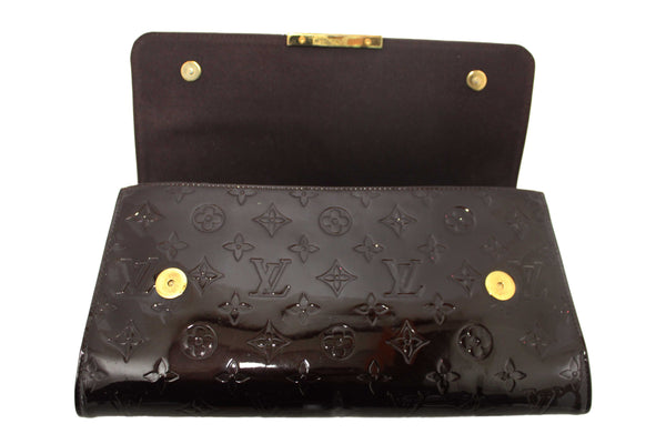 Louis Vuitton Amarante Monogram Vernis Leather Robertson Clutch