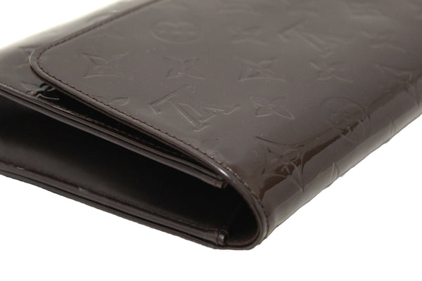 Louis Vuitton Amarante Monogram Vernis Leather Robertson Clutch